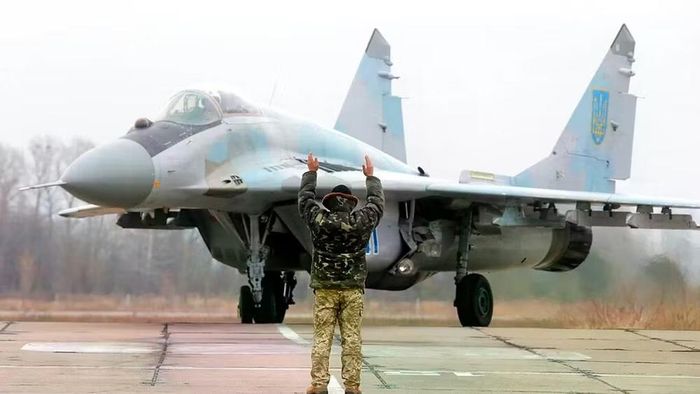 Trước đó, Thứ trưởng Bộ Quốc phòng Ba Lan - ông Cezary Tomczyk tuyên bố rằng, quân đội nước này đã nhận được lệnh bắn hạ tất cả các vật thể vi phạm biên giới.