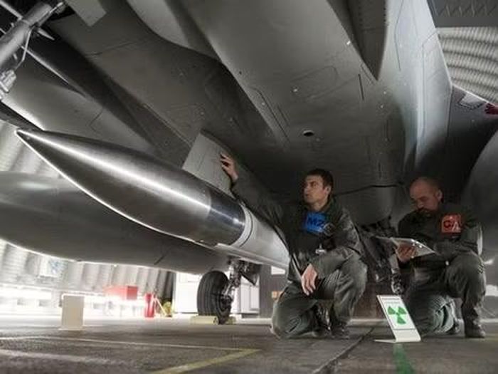 Mùa hè năm nay, Pháp cũng tuyên bố sẽ đóng góp vào lực lượng lục quân tiên tiến của NATO tại Phần Lan, dưới sự chỉ huy của Thụy Điển và được thiết kế để tăng cường khả năng răn đe của Liên minh trước mối đe dọa từ Nga.