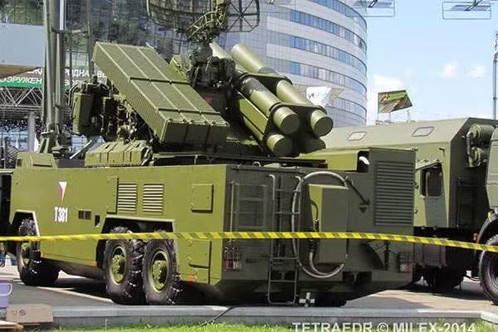 T38 có phạm vi tác chiến tăng gấp hơn 2 lần so với SA-8, khả năng cơ động và kháng nhiễu ECCM tốt hơn cùng sự hỗ trợ của hệ thống quang điện từ mạnh mẽ đi kèm tên lửa tốc độ cao.