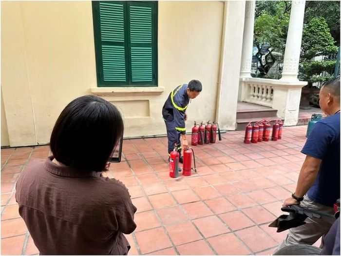Hướng dẫn sử dụng bình PCCC