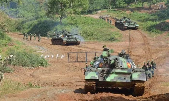 Trong quá trình phát triển dòng xe tăng chủ lực T-54, phiên bản T-54B được xem là một bước nâng cấp quan trọng.