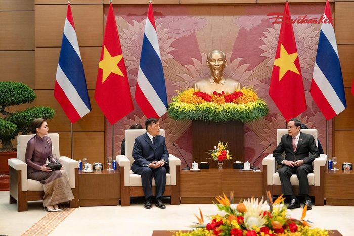 Chủ tịch Quốc hội Trần Thanh Mẫn hội kiến Nhà vua Vương quốc Thái Lan Maha Vajiralongkorn Phra Vajiraklaochaoyuhua và Hoàng hậu. Ảnh: Quang Vinh