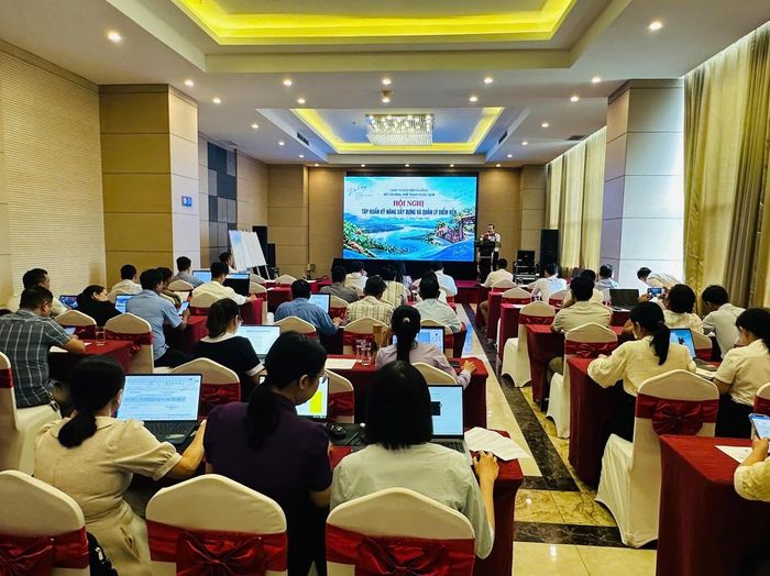 Hội nghị hỗ trợ xây dựng các sản phẩm, giải pháp có khả năng áp dụng tại địa phương; nâng cao quản lý chuyên nghiệp, chất lượng điểm đến và trải nghiệm của du khách. Ảnh: Nguyễn Tú.