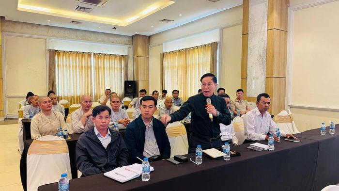Mục sư Trần Quốc Việt, Ủy viên Ban Đại diện Tin lành tỉnh Đắk Lắk, quản nhiệm chi hội Hòa Hiệp Trung, phường Hòa Hiệp phát biểu. TN.
