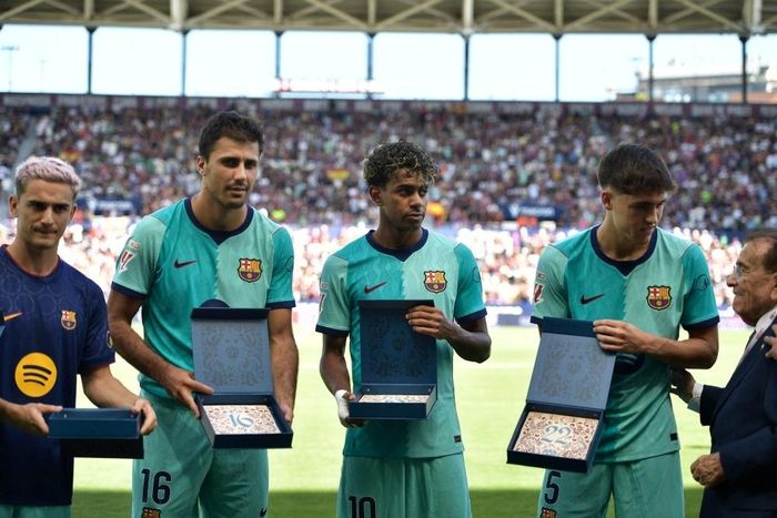  Hansi Flick vẫn yêu cầu các học trò giữ “cơn đói” cải thiện giữa lúc Barcelona khởi đầu mùa giải với hiệu suất tấn công rất cao. 