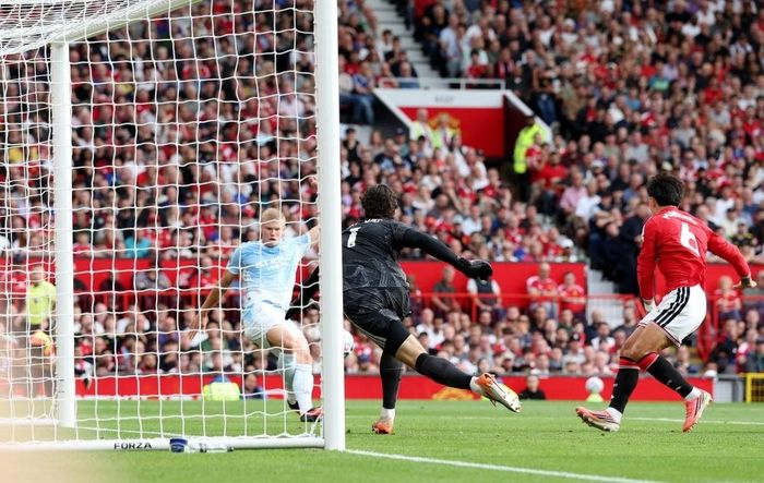  Haaland tiếp tục là điểm tựa của Man City, ghi bàn duy nhất trong trận derby để giúp đội khách giành trọn 3 điểm. 