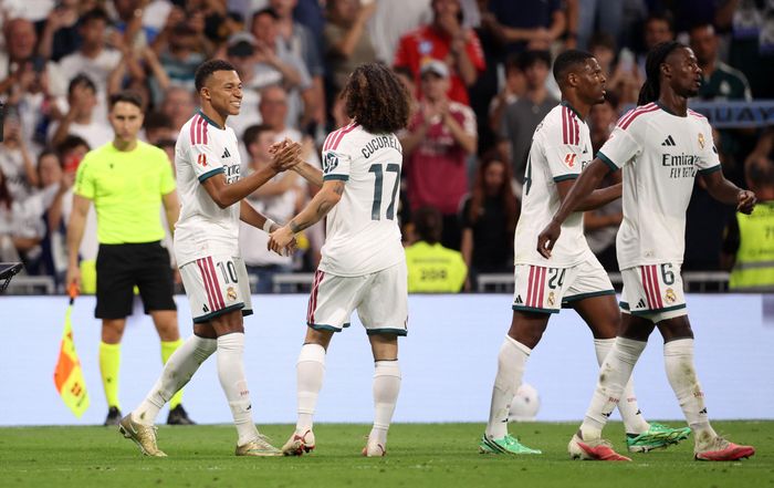  Mourinho cất nhiều ngôi sao ở trận gặp Vallecano. Ảnh: Reuters. 