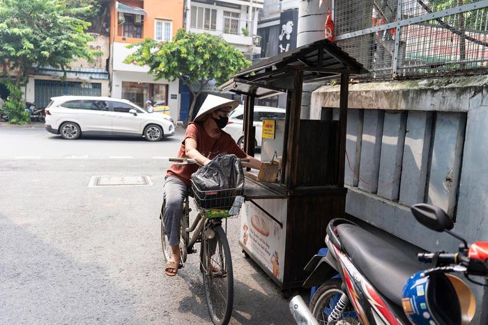  Chiếc tủ bánh mì đặt cạnh trụ sở Công an phường Bàn Cờ. 
