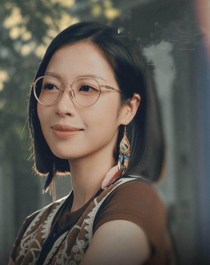Nếu phần đầu tập trung vào những rung động tuổi học trò, phần tiếp theo chuyển trọng tâm sang cuộc sống mưu sinh, kéo theo loạt tình tiết kịch tính và nhiều xung đột hơn. Cụ thể, Khánh (Tô Dũng) cố gắng hòa nhập cộng đồng sau khi ra tù. Anh làm bảo vệ ở khách sạn rồi vô tình gặp lại bạn gái cũ là Phương. Họ yêu nhau khi chơi chung nhóm thời học phổ thông. Nhóm bạn còn có Ly, Hoàng và Tùng. Sau này biến cố xảy ra, Khánh vào tù, Phương đi du học và cứ thế 2 người dần xa cách nhau. Khi gặp lại nhau sau nhiều năm, Phương (Minh Thu) hay Hoàng cố gắng gắn kết Khánh với nhóm bạn cũ thì ngược lại, Ly lại nhiều lần tỏ thái độ khó chịu, phán xét với Khánh. 