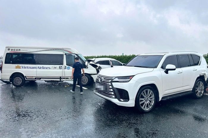 Hình ảnh sau vụ việc được đăng tải trên trang cục CSGT. Ảnh: Cục CSGT.