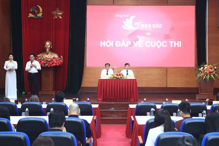 Quang cảnh họp báo phát động cuộc thi "Bản sắc"