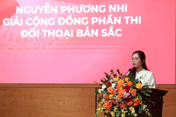 Nguyễn Phương Nhi, đại diện thí sinh đoạt giải “Bản sắc” năm 2025 phát biểu tại lễ phát động cuộc thi