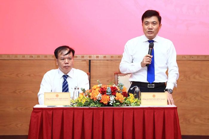 Phó Chánh Văn phòng Bộ VHTTDL Nguyễn Hữu Ngọc và Phó Tổng Giám đốc Tổng Công ty Truyền thông Đa phương tiện VTC Dương Thế Lương giải đáp thông tin về cuộc thi