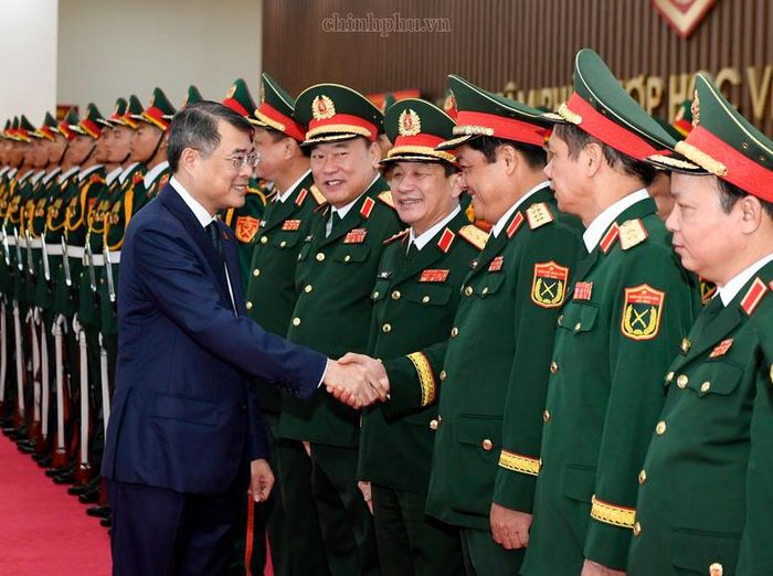 Thủ tướng Chính phủ Lê Minh Hưng và các đại biểu dự lễ khai giảng năm học 2026-2027 của Học viện Quốc phòng - Ảnh: chinhphu.vn/Nhật Bắc