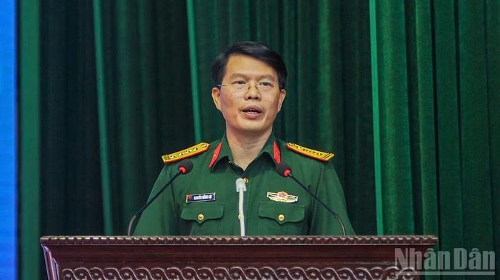 Đại tá Nguyễn Hồng Lợi, Trưởng ban Công đoàn Quốc phòng phát biểu khai mạc. (Ảnh: CÔNG VINH)