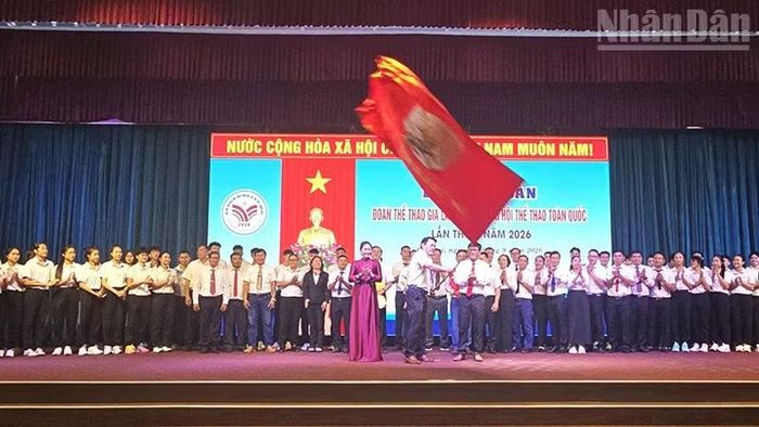 Lễ xuất quân Đoàn thể thao Gia Lai tham dự Đại hội Thể thao toàn quốc. (Ảnh: PHÚC THẮNG)