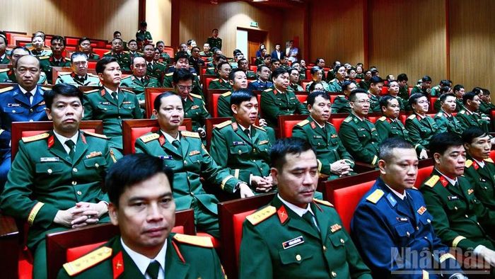  Các đại biểu tham dự Lễ khai giảng. (Ảnh: THANH GIANG) 
