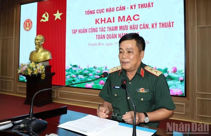 Trung tướng Trần Minh Đức phát biểu khai mạc tập huấn.