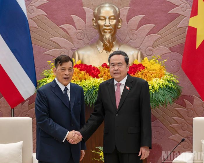 Chủ tịch Quốc hội Trần Thanh Mẫn và Nhà vua Vương quốc Thái Lan Maha Vajiralongkorn Phra Vajiraklaochaoyuhua.