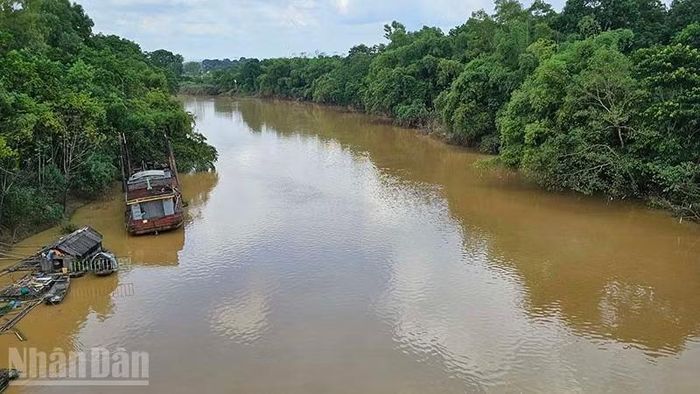 Đoạn sông Bưởi qua xã Vĩnh Lộc, tỉnh Thanh Hóa. (Ảnh: MAI LUẬN)