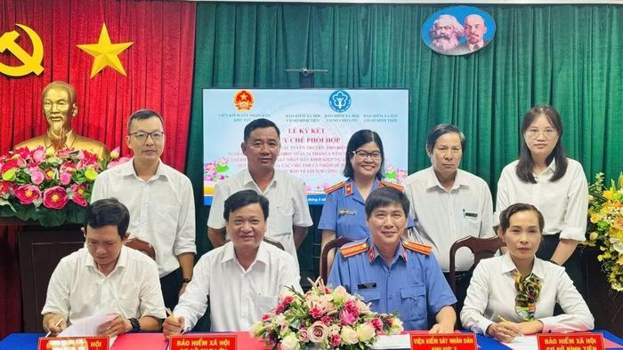 Bảo hiểm xã hội Thành phố Hồ Chí Minh tăng cường phối hợp các Viện kiểm sát nhân dân khu vực trên địa bàn thành phố chế tài, khắc phục tình trạng chậm đóng bảo hiểm xã hội. (Ảnh: VÕ LÊ)