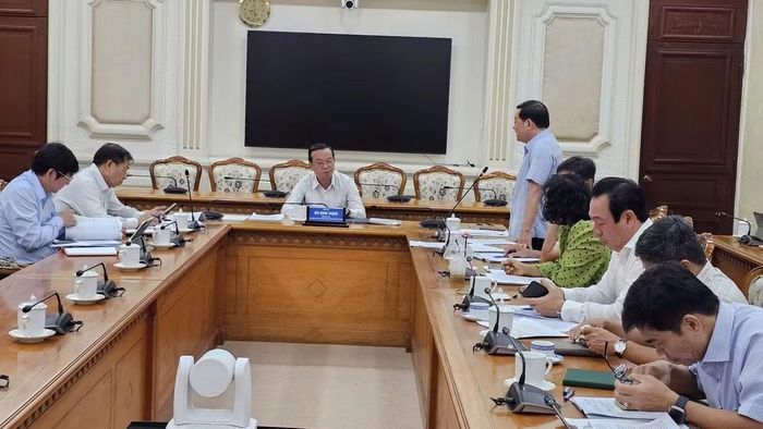 Lãnh đạo Ủy ban nhân dân Thành phố Hồ Chí Minh làm việc với Sở Nông nghiệp và Môi trường về khắc phục khó khăn trong thủ tục đất đai. (Ảnh: CTV)
