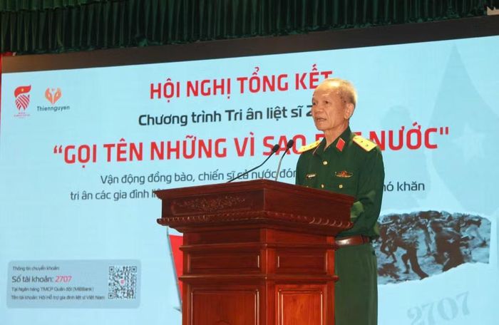 Trung tướng Hoàng Khánh Hưng, Chủ tịch Hội Hỗ trợ gia đình liệt sĩ Việt Nam, phát biểu tổng kết hội nghị. (Ảnh: VŨ MINH)