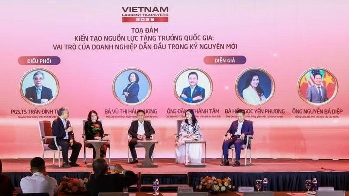 Phiên tọa đàm tại Lễ Vinh danh các doanh nghiệp nộp ngân sách lớn nhất Việt Nam năm 2026. (Ảnh: PV)
