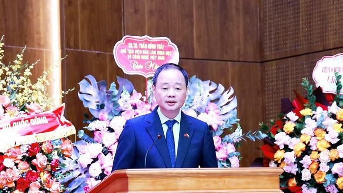 Giáo sư, Tiến sĩ Trần Hồng Thái phát biểu tại buổi lễ. (Ảnh: XUÂN KỲ)