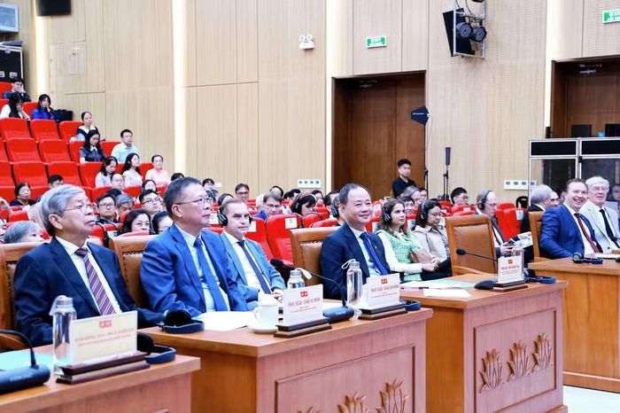 Đông đảo các nhà quản lý, nhà khoa học trong nước và quốc tế tham dự lễ kỷ niệm. (Ảnh: XUÂN KỲ)