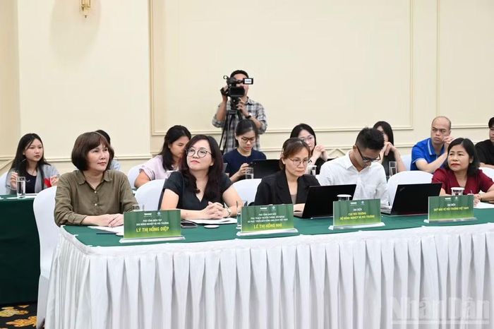 Các đại biểu tham gia hội thảo.