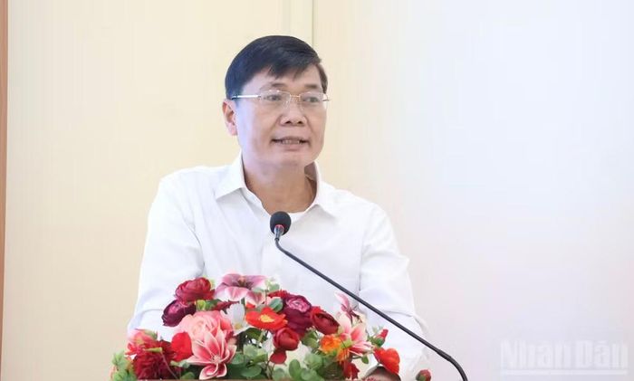 Ông Nguyễn Quốc Thanh, Phó Giám đốc Bảo hiểm xã hội Thành phố Hồ Chí Minh phát biểu tại hội thảo.