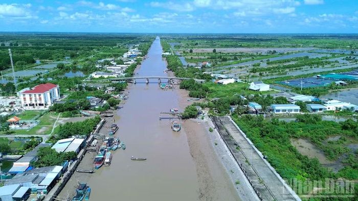 Khu vực Trung tâm hành chính xã Tân Thuận, tỉnh Cà Mau. (Ảnh: HỮU TÙNG)