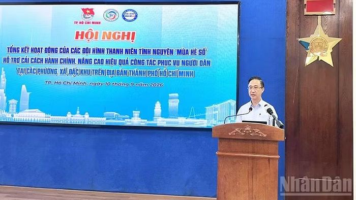 Phó Bí thư Thành ủy Thành phố Hồ Chí Minh Đặng Minh Thông phát biểu tại hội nghị tổng kết Chiến dịch tình nguyện “Mùa hè số” năm 2026. (Ảnh: HOÀNG LIÊM)
