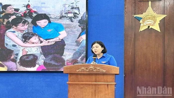 Bí thư Đoàn phường Dĩ An Bùi Thị Phương Trâm. (Ảnh: HOÀNG LIÊM)
