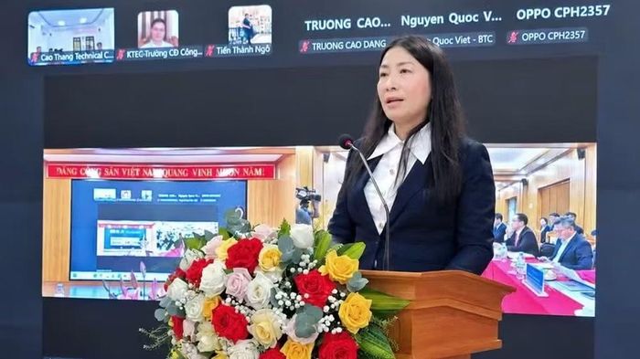 Bà Lê Thị Hằng, Phó Cục trưởng Cục Giáo dục nghề nghiệp và Giáo dục thường xuyên. (Ảnh: ĐTT)