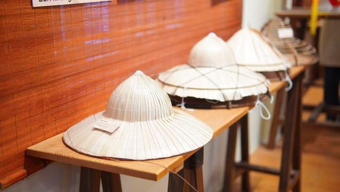 Những chiếc nón lá của làng nghề truyền thống Tri Lễ. (Ảnh: PV)