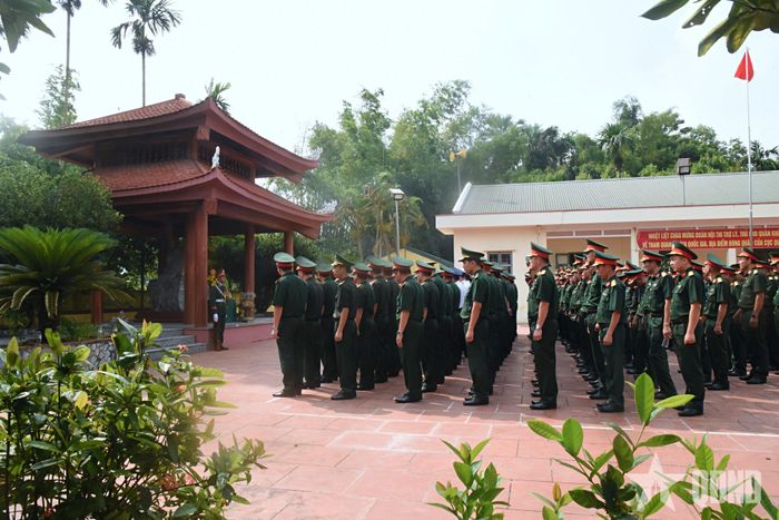  Cán bộ, nhân viên Cục Quân khí tổ chức hành quân về nguồn. 