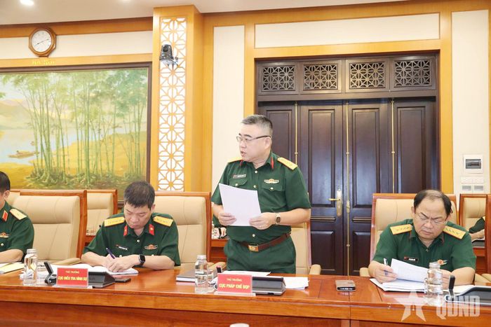 Các đại biểu dự và phát biểu tại hội nghị. 