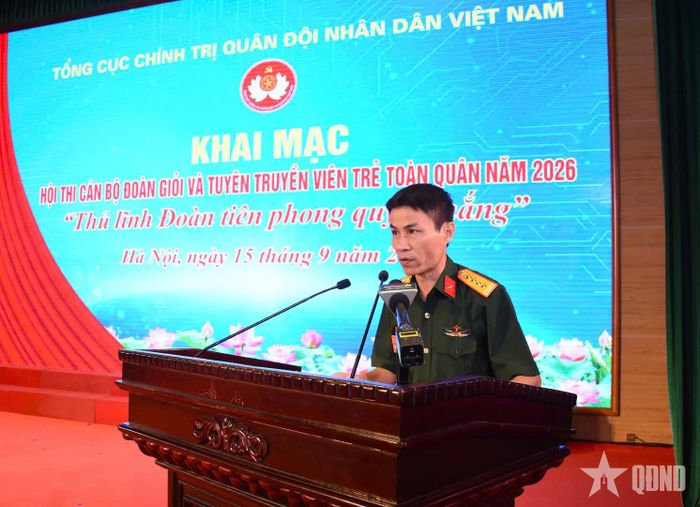  Đại diện Ban giám khảo phát biểu tại buổi khai mạc.