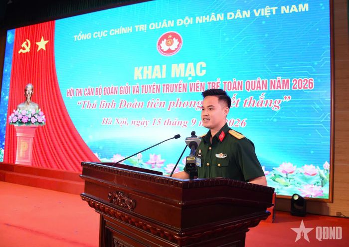  Đại diện thí sinh phát biểu tại buổi khai mạc.