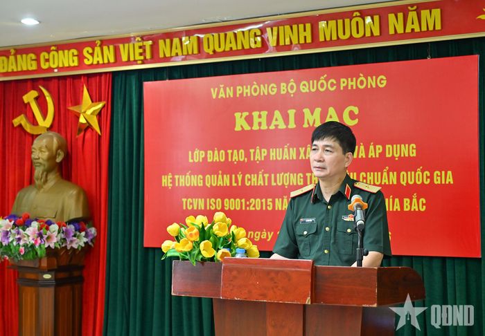   Thiếu tướng Lê Văn Dũng, Phó chánh Văn phòng Quân ủy Trung ương – Văn phòng Bộ Quốc phòng phát biểu khai mạc. 