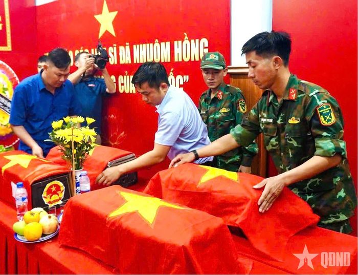 Hài cốt liệt sĩ cùng các di vật được phát hiện quy tập tại thôn Đồng Răm, xã Đặng Thùy Trâm.