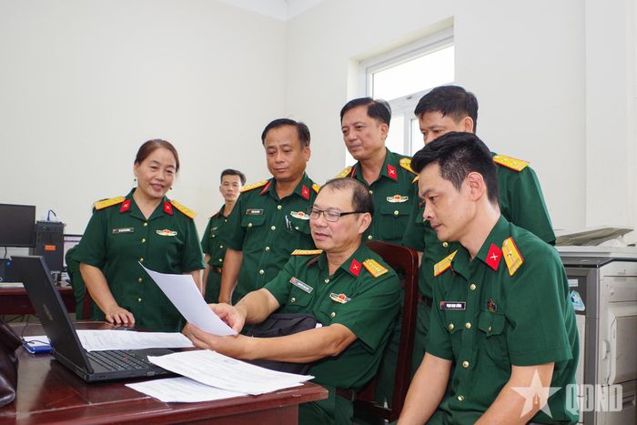 Kiểm tra công tác số hóa hồ sơ tại Sư đoàn 309. 