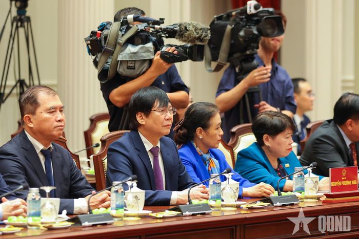 Các đại biểu dự buổi gặp mặt. 