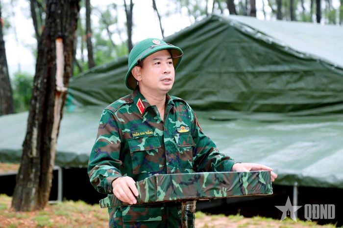 Thiếu tướng Trần Đại Thắng, Chính ủy Quân đoàn 12 phát biểu tại buổi kiểm tra.