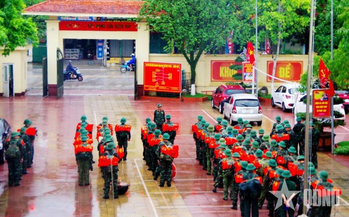  Báo động lực lượng sẵn sàng xử trí tình huống khi có lệnh. 
