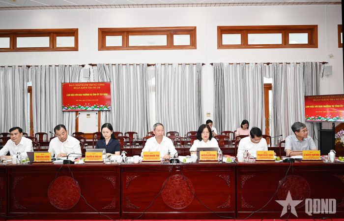 Các thành viên Đoàn Kiểm tra, giám sát số 228.