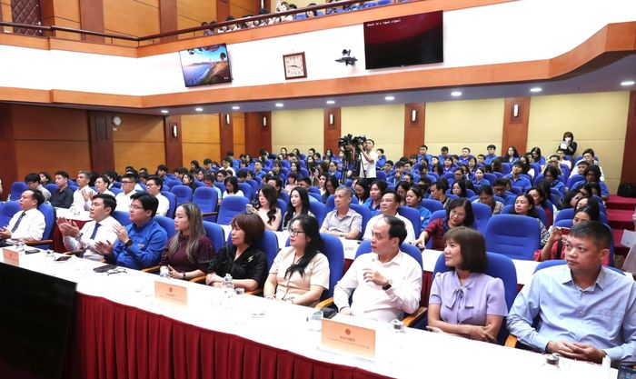 Quang cảnh lễ phát động cuộc thi Bản Sắc. Ản:h HUẤN TRẦN