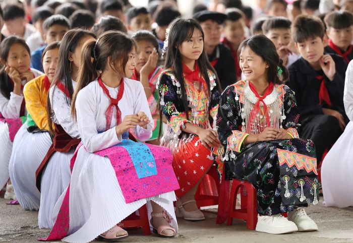  Nụ cười của các em học sinh Trường Phổ thông Dân tộc bán trú THCS Sủng Máng (phân hiệu 2) tại lễ khánh thành. Ảnh: QUANG PHÚC 